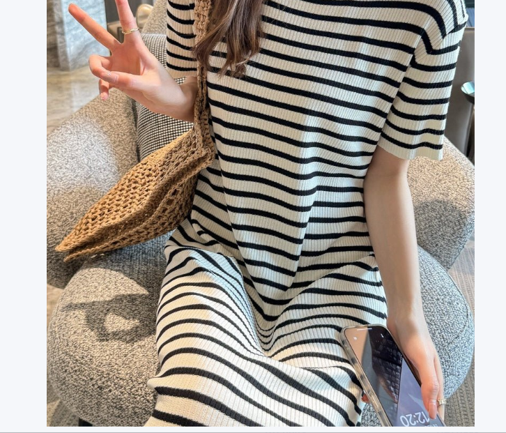 Crew-neck Short-sleeve Striped Dress For Petite Figures