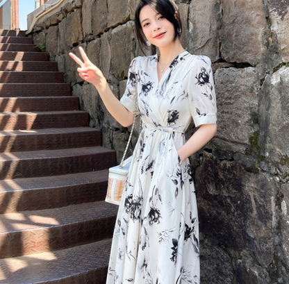 Women's Elegant Short-Sleeve V-Neck Midi Body-Slimming Chic Commuter Dress